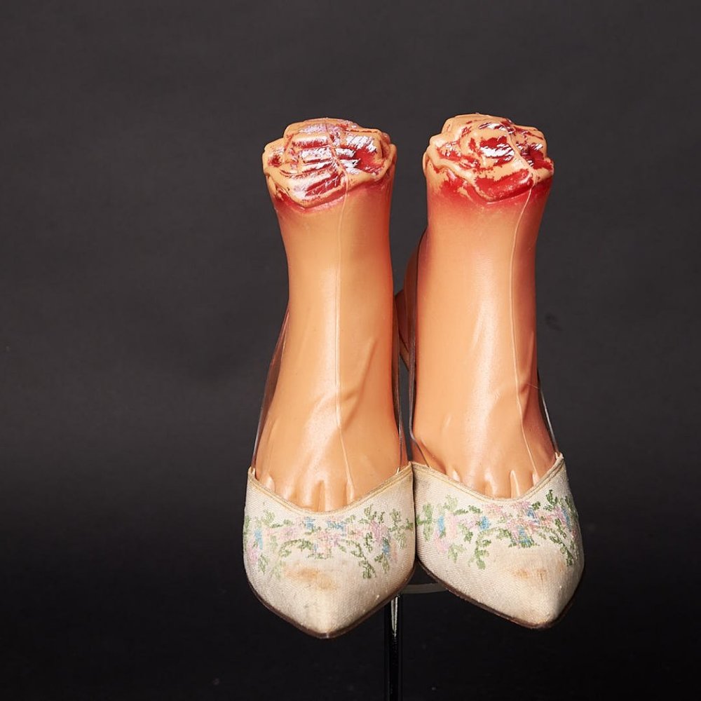 1950s Linen Embroidered Slingback Heels